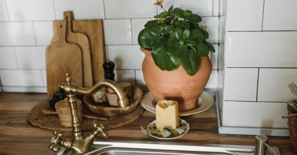 décorez votre cuisine avec style grâce à notre sélection de décorations murales vintage à base de planches à découper anciennes, alliant charme rétro et fonctionnalité.